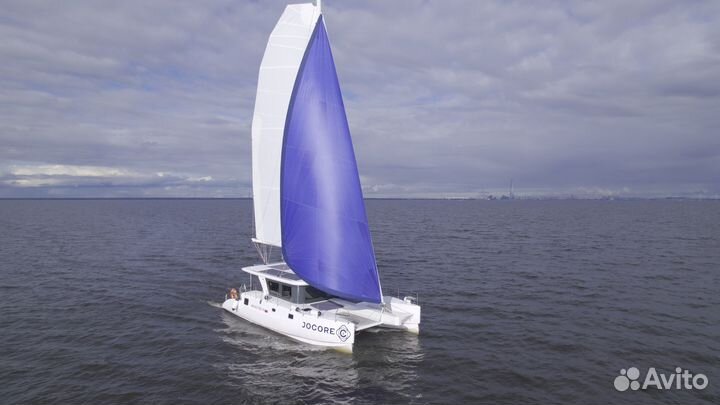 Парусный катамаран 