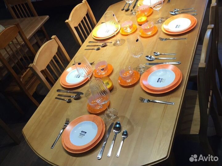 Стол и стулья