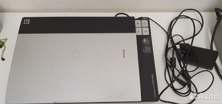 Сканер Epson perfection v200