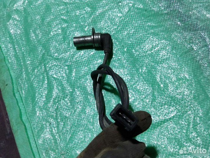 Датчик положения коленвала Opel Vectra B