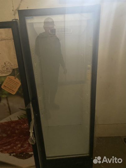 Холодильный шкаф