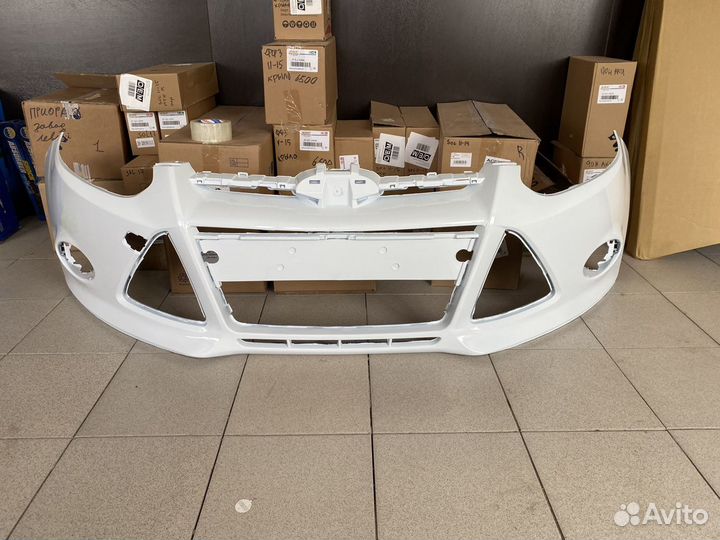 Бампер передний Ford focus 3 белый
