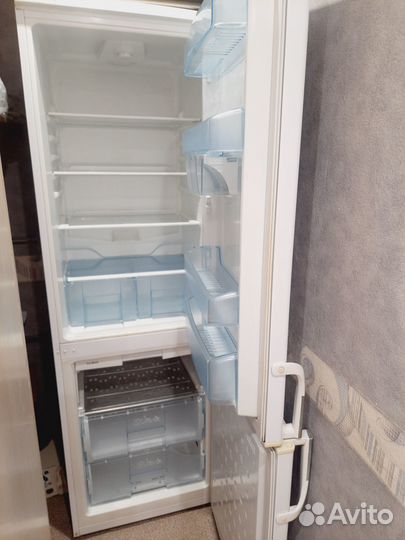 Продам холодильник б/у