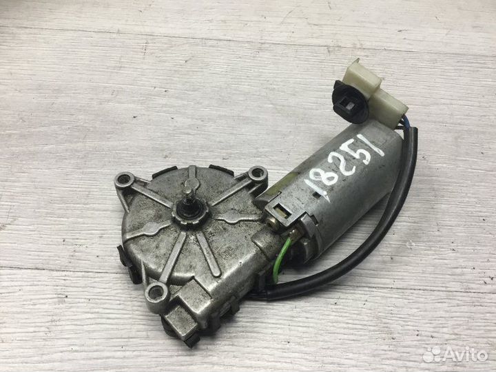 Моторчик дворников задний Mercedes-Benz C-Class