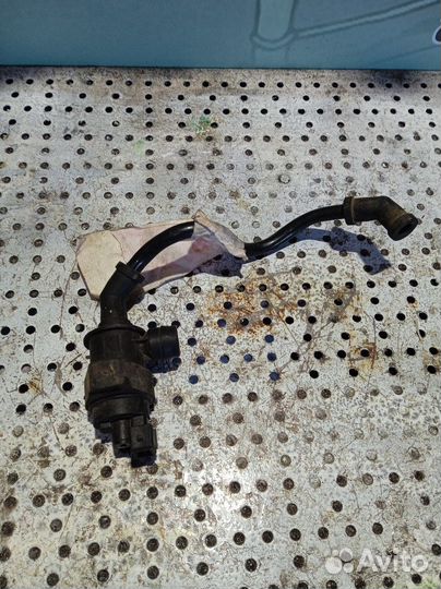 Клапан вентиляции топливного бака Opel Astra J