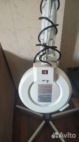 Косметологическая лампа лупа