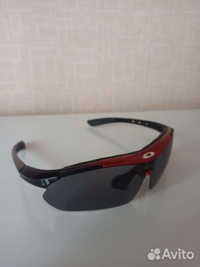 Очки спортивные солнцезащитные