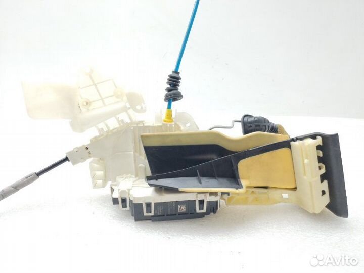 Замок двери передний левый Mercedes-Benz E-Class