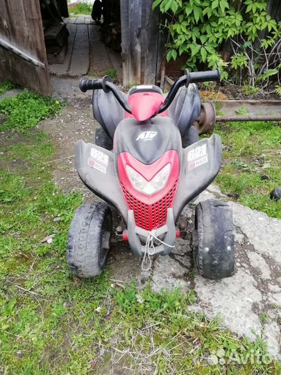 Детский квадроцикл на аккумуляторе