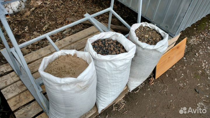 Гравмасса, песок, керамзит, цемент в мешках и росс