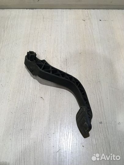 Педаль сцепления Volkswagen Sharan