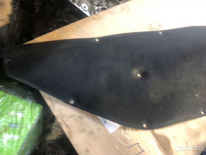 Шумоизоляция капота (шуба) Mercedes-Benz R-Klass