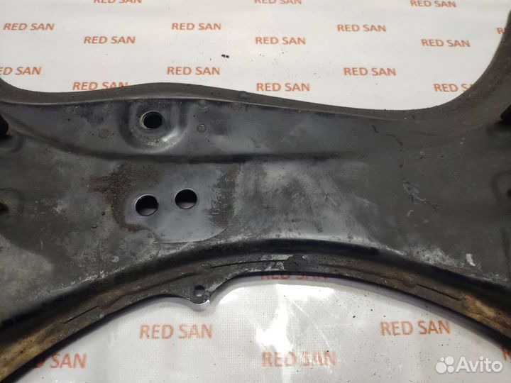 Балка под двс Toyota RAV4 ACA20 1azfe