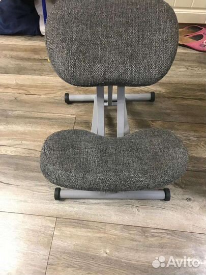 Эргономичный коленный стул 