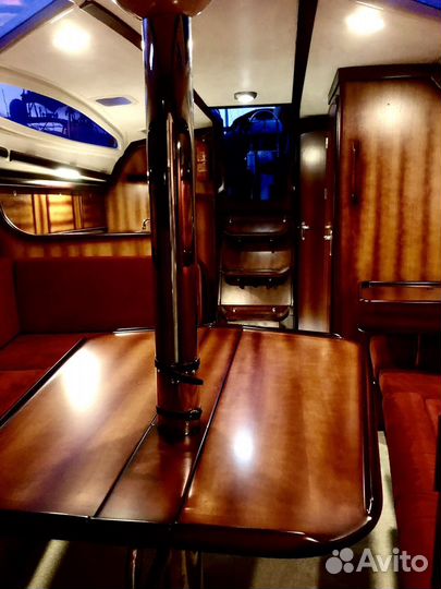 Парусная яхта Delphia