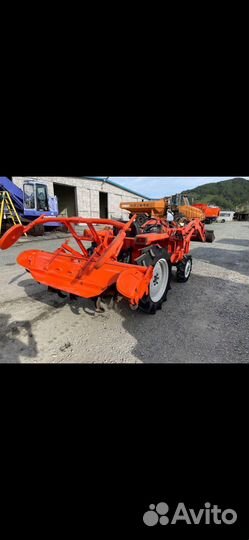 Мини трактор с ковшом, уборка снега, вспашка земли