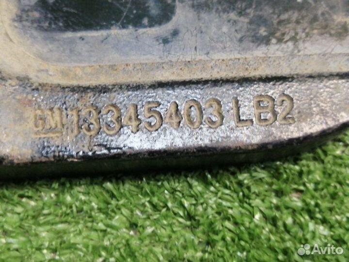 Скоба тормозного суппорта задняя левая Opel Astra