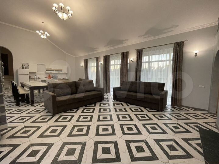 Дом 220 м² на участке 10 сот.