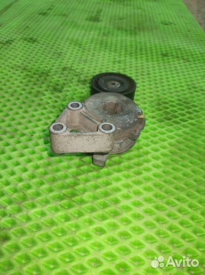 Ролик натяжитель Volkswagen Passat B6 2.0