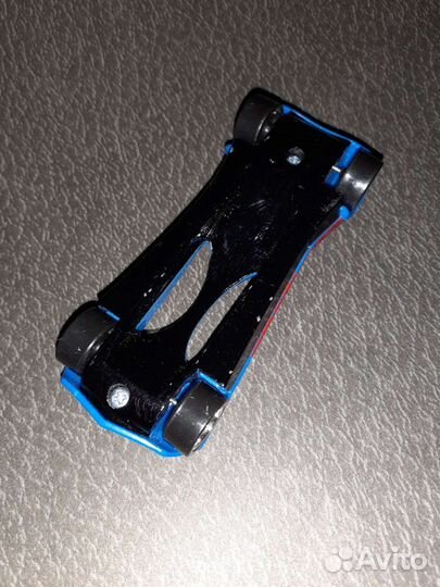 Модель автомобиля majorette marvel 2004