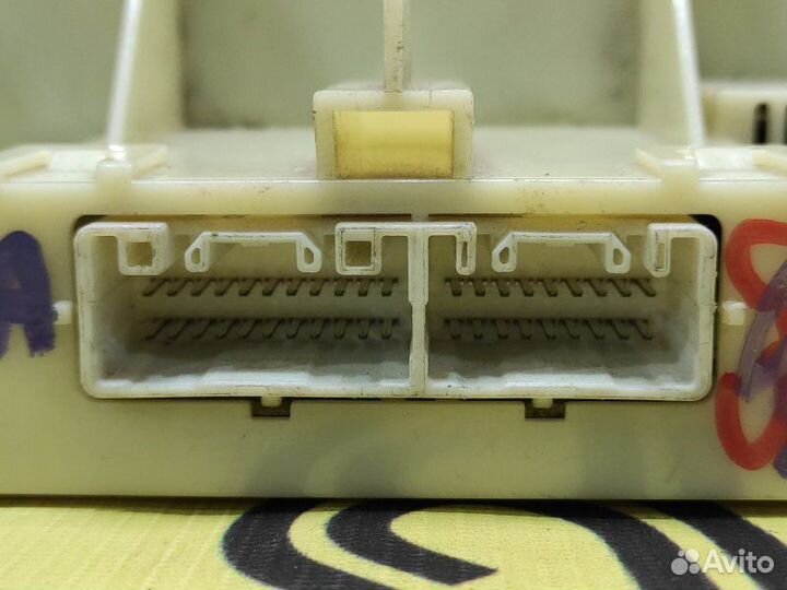 Блок управления климат-контролем Toyota Verossa