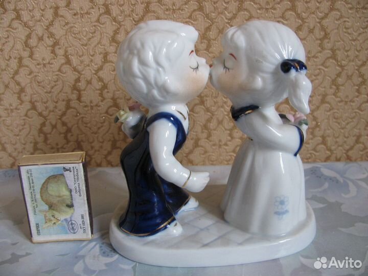 Фигурки мальчиков и девочек