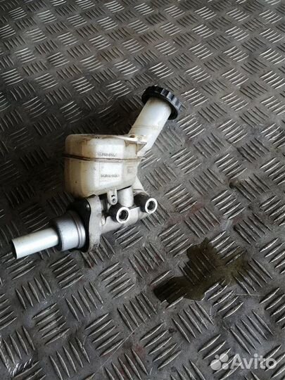 Главный тормозной цилиндр Mitsubishi Lancer 10