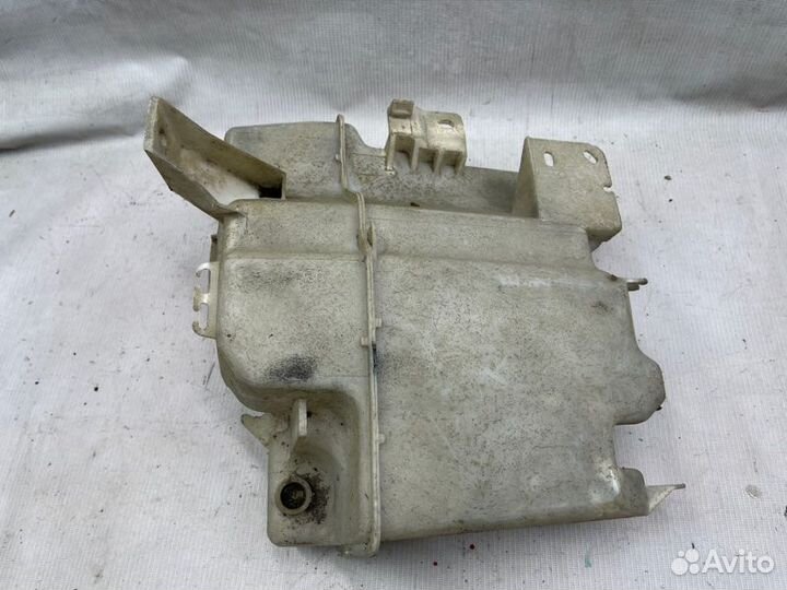 Бачок омывателя передний Mitsubishi Lancer 10