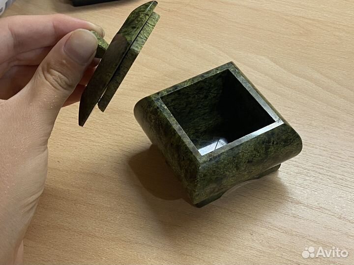 Малахитовая шкатулка