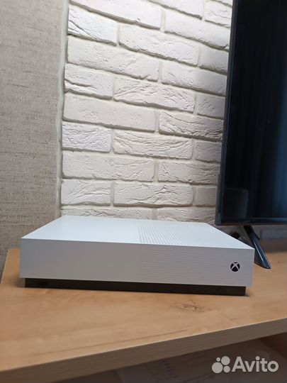Xbox one s 1tb с играми
