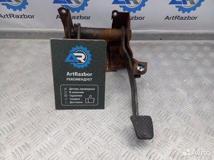 Педаль тормоза Hyundai Starex 1 2.5 D4BH 103 Л.С