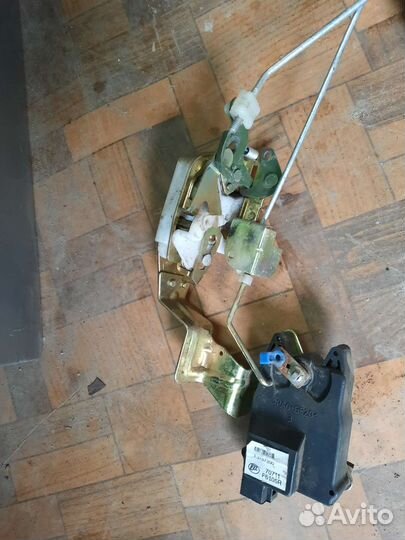 Замок передней правой двери Lifan Smily