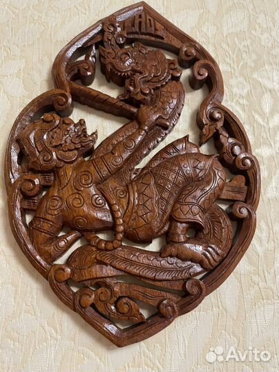 Деревянное резное панно