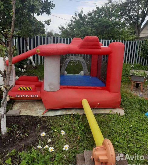 Детский надувной батут с горкой