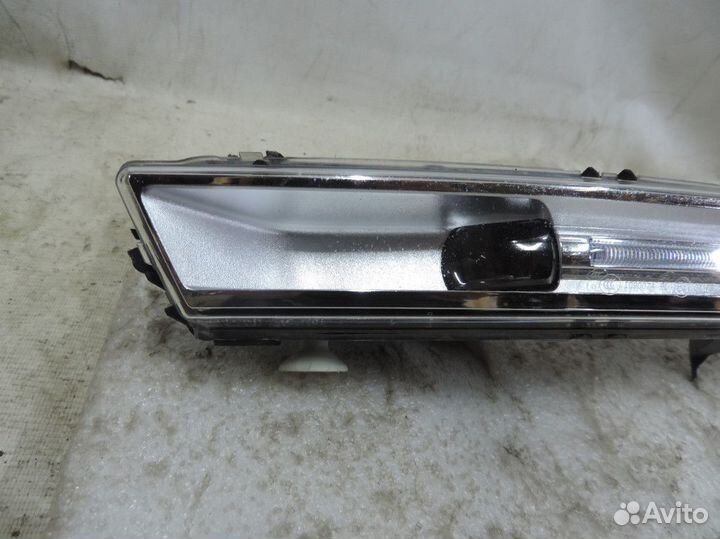 Фара противотуманная левая Land Rover Discovery 20