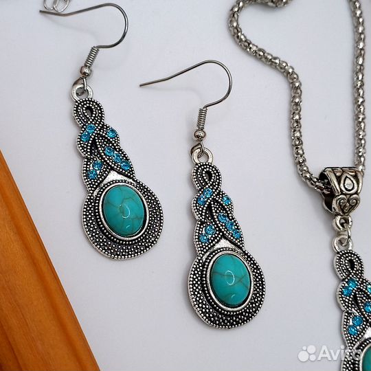 Колье и серьги в стиле бохо