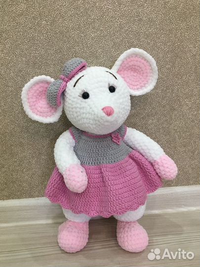 Мышка ручной работы из плюшевой пряжи