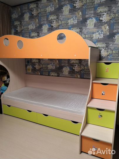 Детская двухъярусная кровать бу