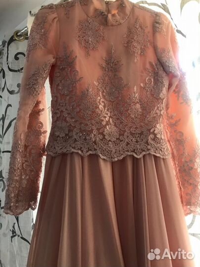 Вечернее платье