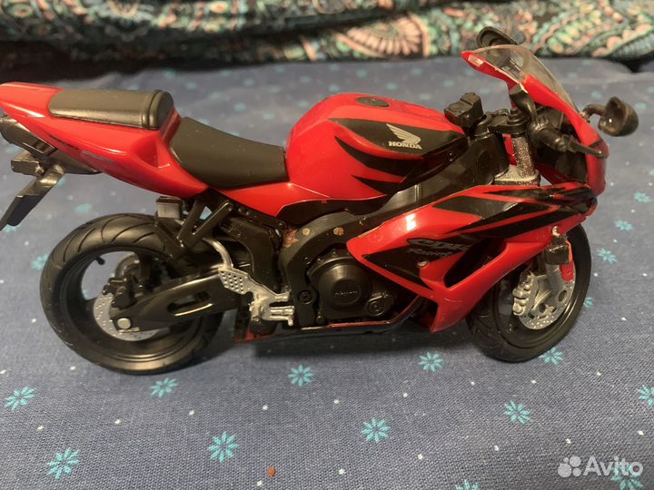 Модель мотоцикла Honda 1:12