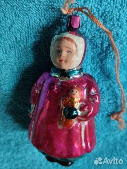 Ёлочная игрушка СССР. Девочка с куклой