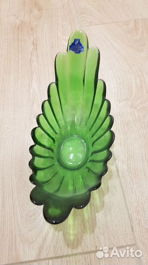 Ваза-ладья зеленое стекло