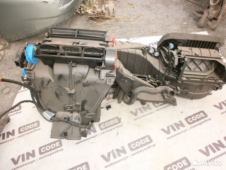 Отопитель салона в сборе Фольксваген Кадди 3