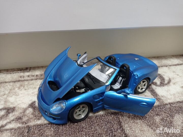 Модель 1:24 Shelby Series One 1999
