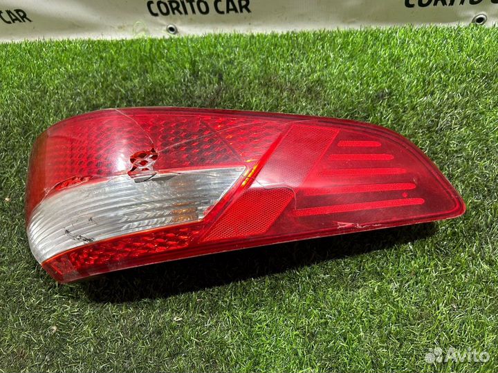 Фонарь задний левый Kia Rio 3 дефект