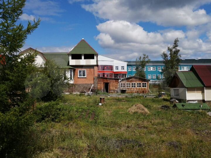 Коттедж 400 м² на участке 70 сот.