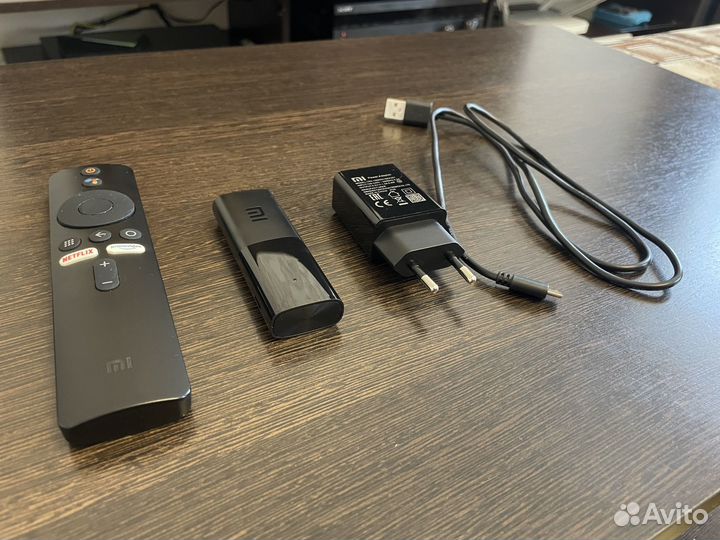 Xiaomi mi TV stick - добавит тв смарт функции