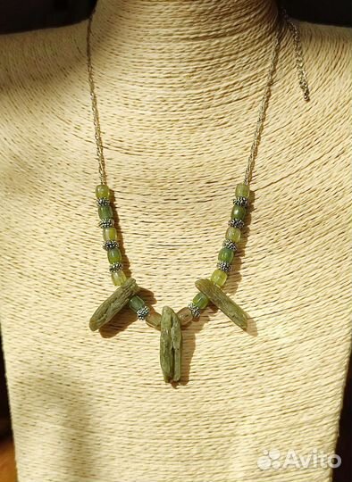 Зелёный Кианит колье