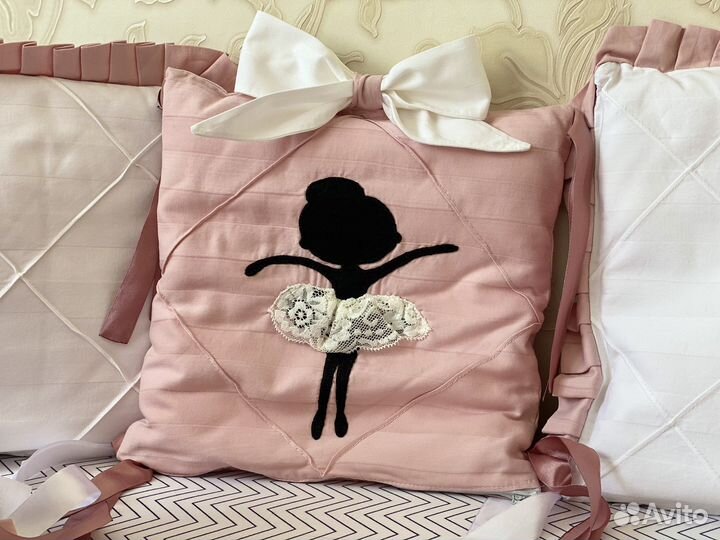 Бортики в кроватку ручная работа