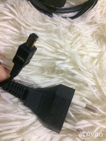 Продаю зарядку оригинальную для Sony